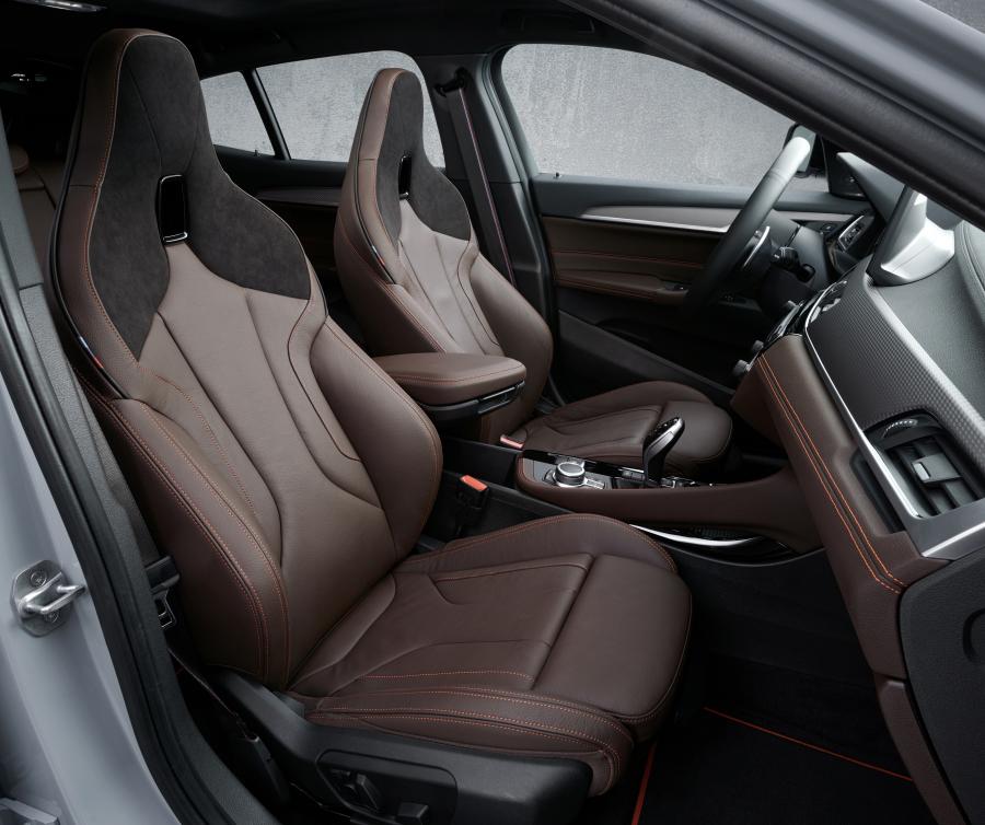 Интерьер BMW X2 xDrive20i (M Mesh Edition) 2020 года  (фото 9 из 24)